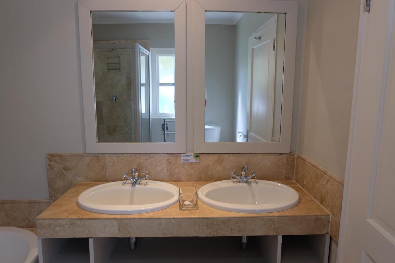 11 Westcliff Rentals Hermanus Eksteriør bilde